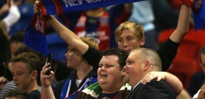 Nathan Tinkler loses control of Newcastle Jets A-League football club as administrators called in